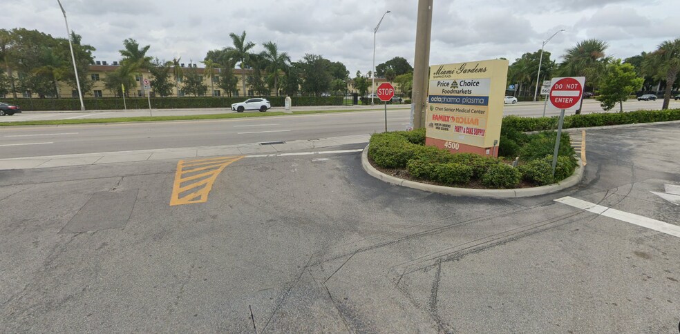 More Photos Of 4500-4698 NW 183rd St, Miami Gardens Storefront For Lease