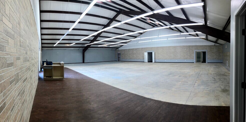 More Photos Of 4617 Sutherland Rd, Owensboro Light Distribution For Lease