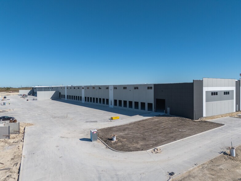 More Photos Of Innovation Blvd, Hutto Distribution For Lease