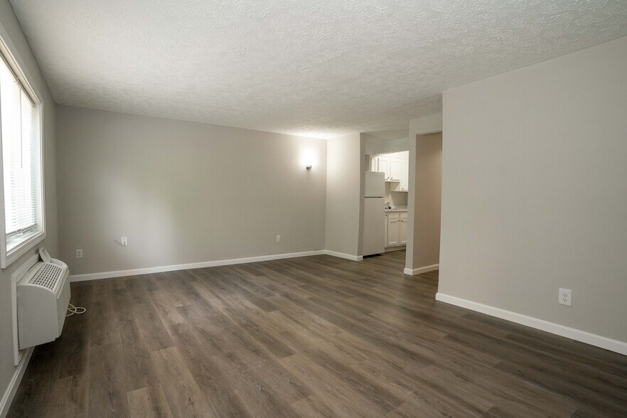 More Photos Of 412 Woodcreek Dr, Radcliff Apartments For Sale