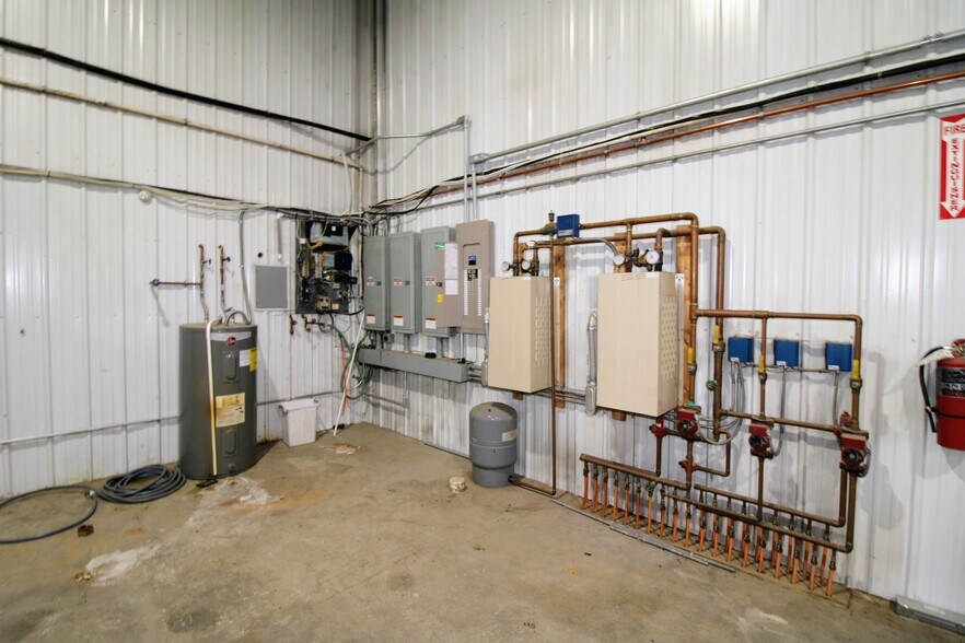 More Photos Of 8401 NW 282nd St, Berthold Warehouse For Lease