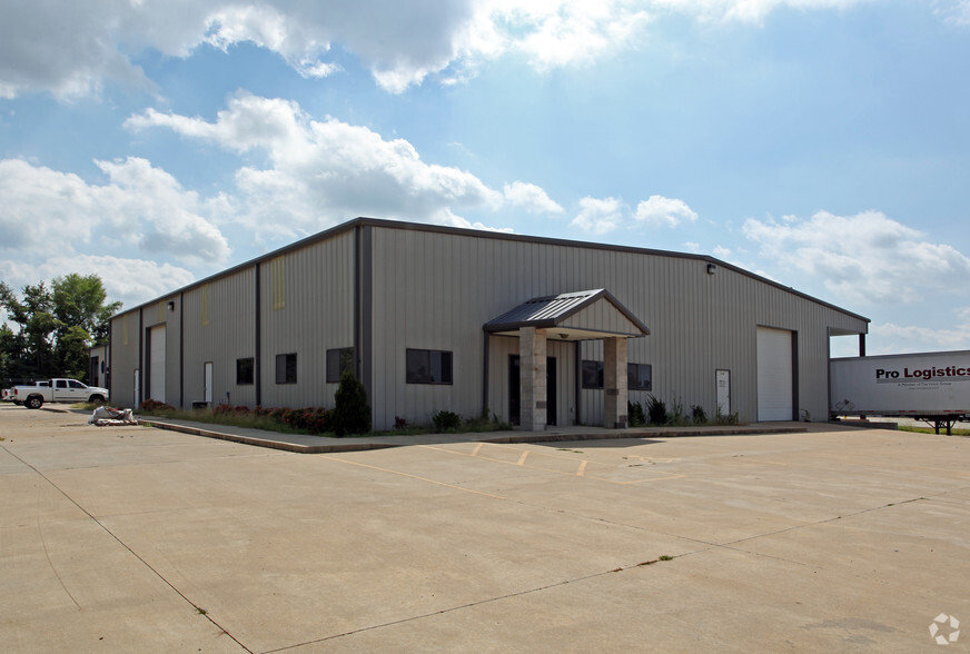 Primary Photo Of 1215 Esi Dr, Springdale Warehouse For Lease