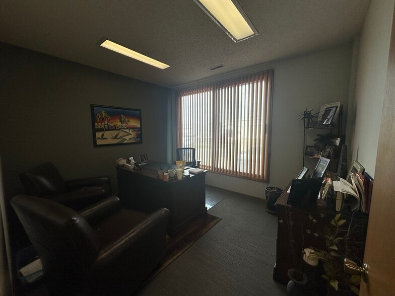 More Photos Of 6030 S 57th St, Lincoln Office Residential For Lease