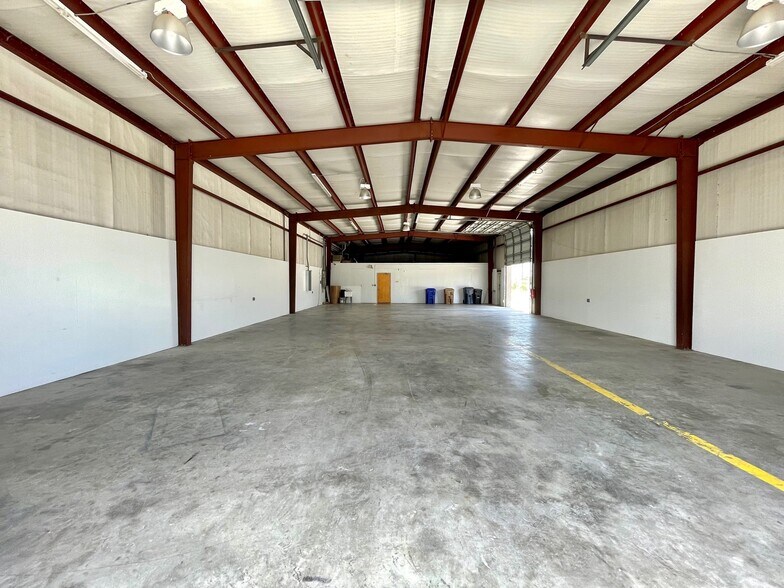 More Photos Of 1805 N Lexington Blvd, Corpus Christi Warehouse For Lease