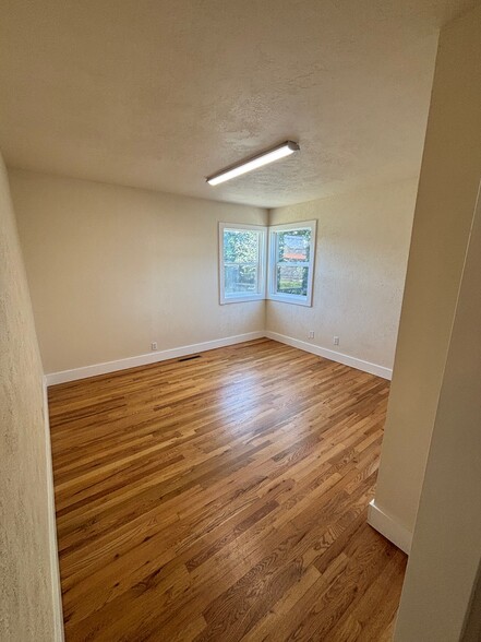 More Photos Of 6604 W Overland Rd, Boise Office For Sale