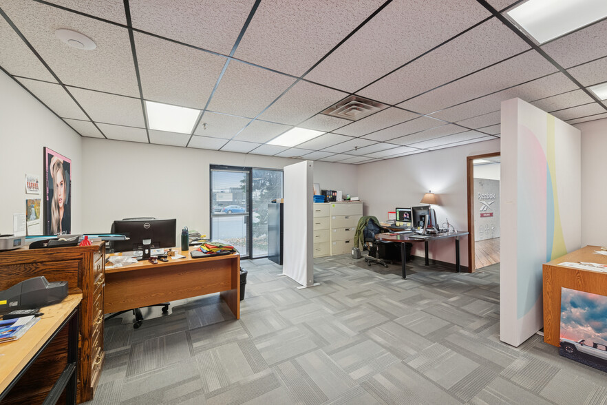 More Photos Of 1 Premier Dr, Long Lake Manufacturing For Sale