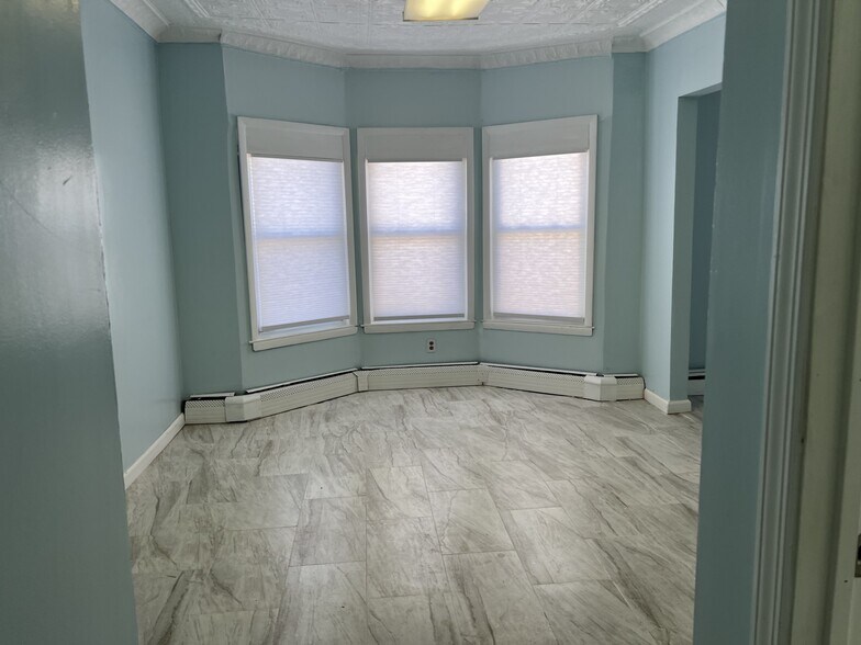 More Photos Of 440 W Merrick Rd, Valley Stream General Retail For Sale