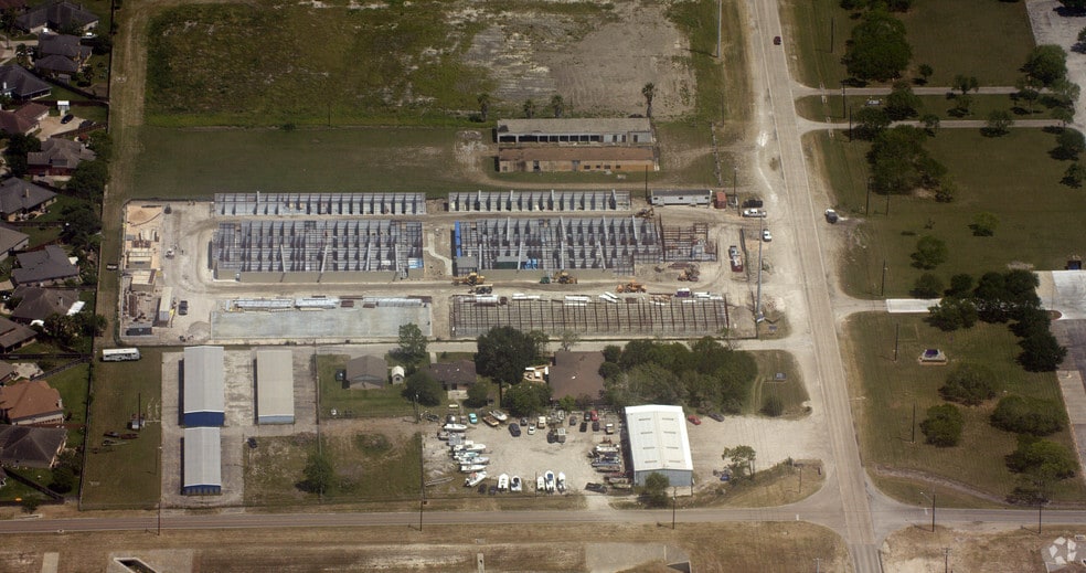 More Photos Of 3205 Rodd Field Rd, Corpus Christi Self Storage For Lease