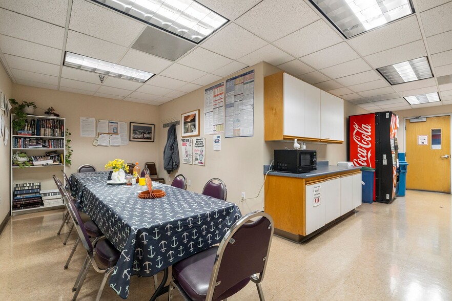 More Photos Of 435 Otterson Dr, Chico Manufacturing For Sale
