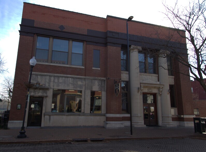 More Photos Of 100-104 N Main St, Saint Charles Office For Lease