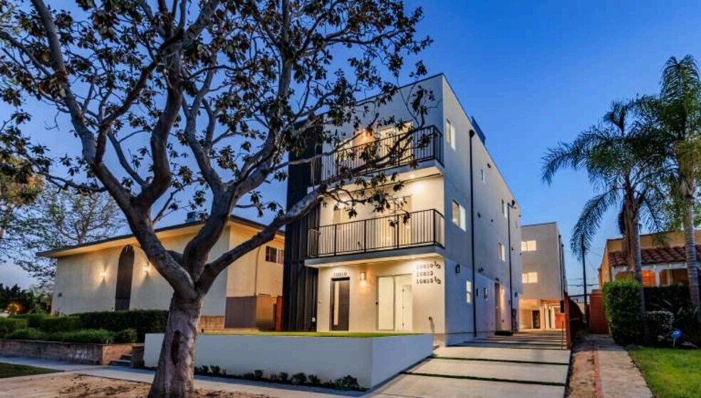 More Photos Of 10810 Hesby St, North Hollywood Apartments For Sale