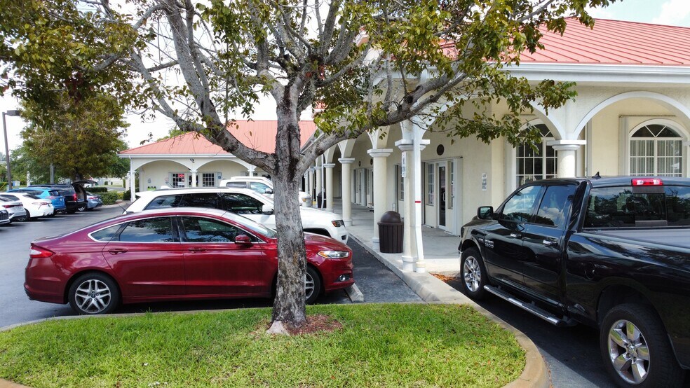 More Photos Of 698-750 SW Port St Lucie Blvd, Port Saint Lucie Storefront Retail Office For Lease