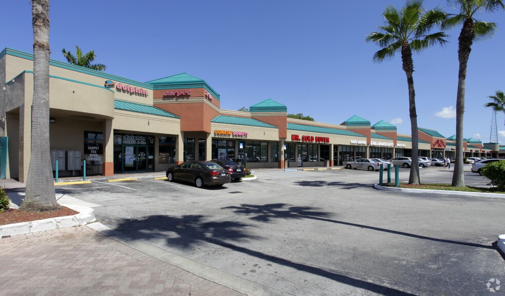 More Photos Of 16101-16173 Biscayne Blvd, North Miami Beach Coworking Space
