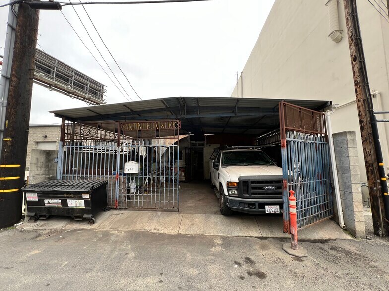 More Photos Of 6764 S Centinela Ave, Culver City Warehouse For Sale