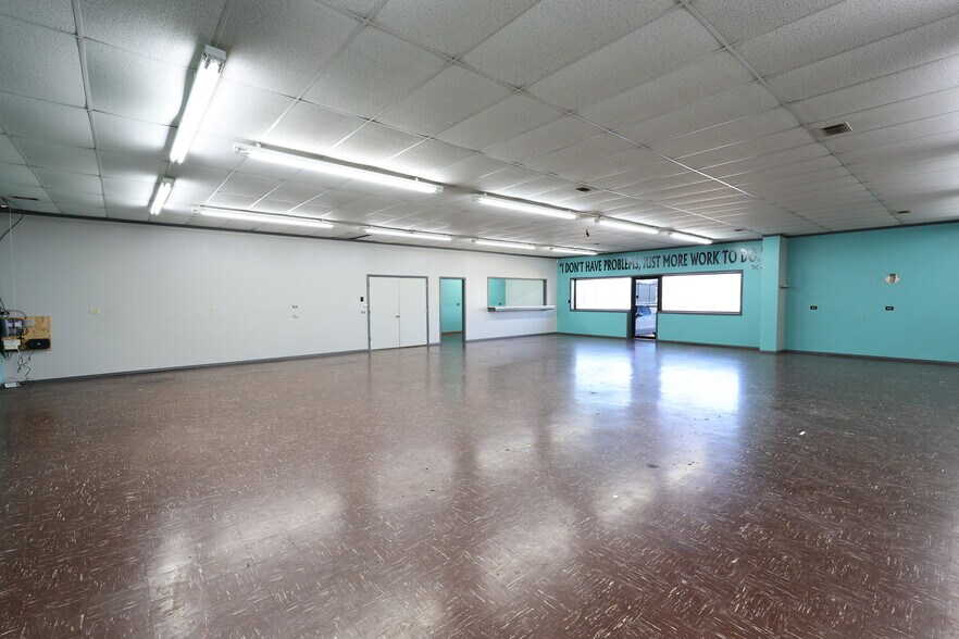 More Photos Of 801 Sandalwood Dr, Jacksonville Freestanding For Sale