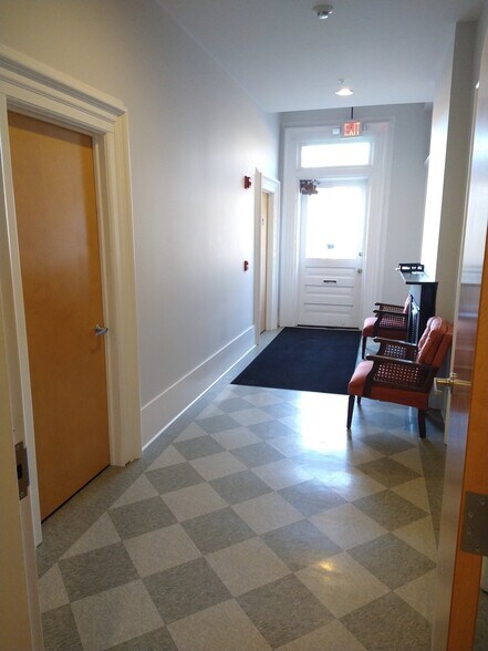 More Photos Of 10 W Pulteney Sq, Bath Office For Lease