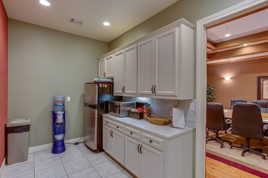 More Photos Of 403 Corporate Woods Dr, Magnolia Medical For Lease