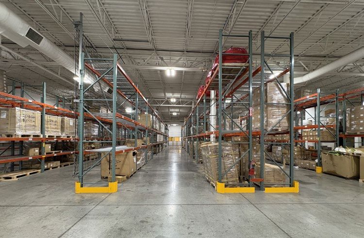 More Photos Of 9980 S Oakwood Park Dr, Franklin Manufacturing For Sale