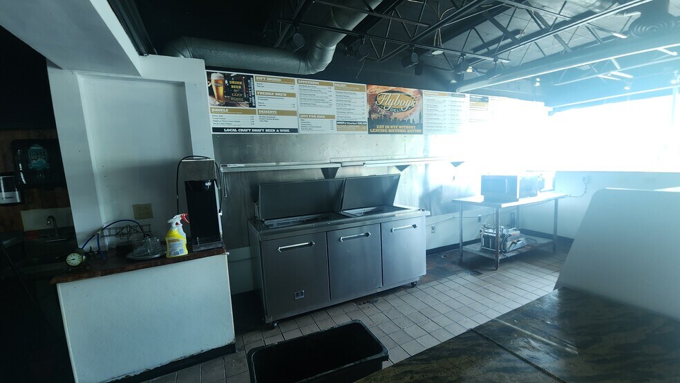More Photos Of 2515 Far Hills Ave, Oakwood Restaurant For Sale