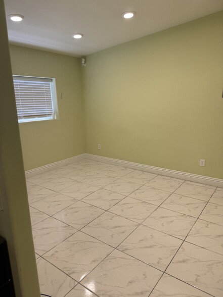 More Photos Of 1610 E Sahara Ave, Las Vegas Freestanding For Sale