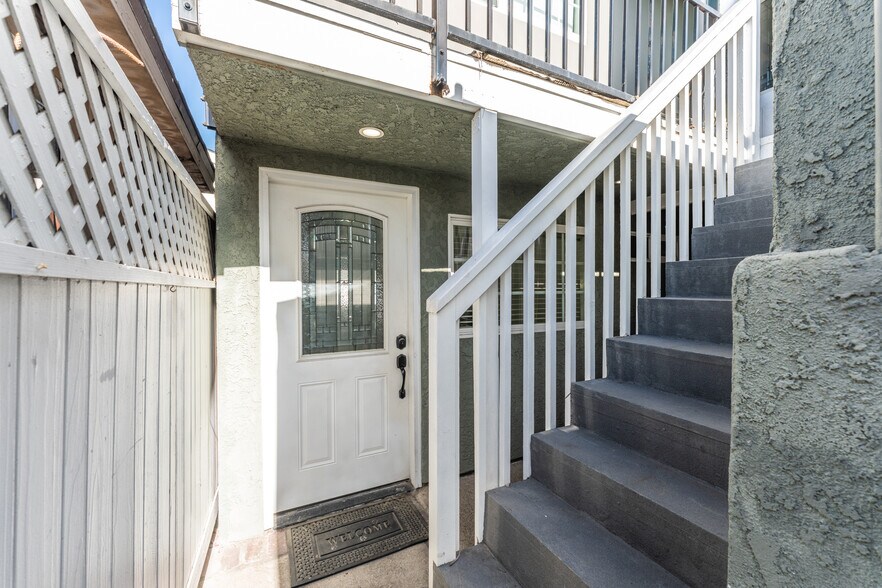 More Photos Of 126 E Balboa Blvd, Newport Beach Multifamily For Sale