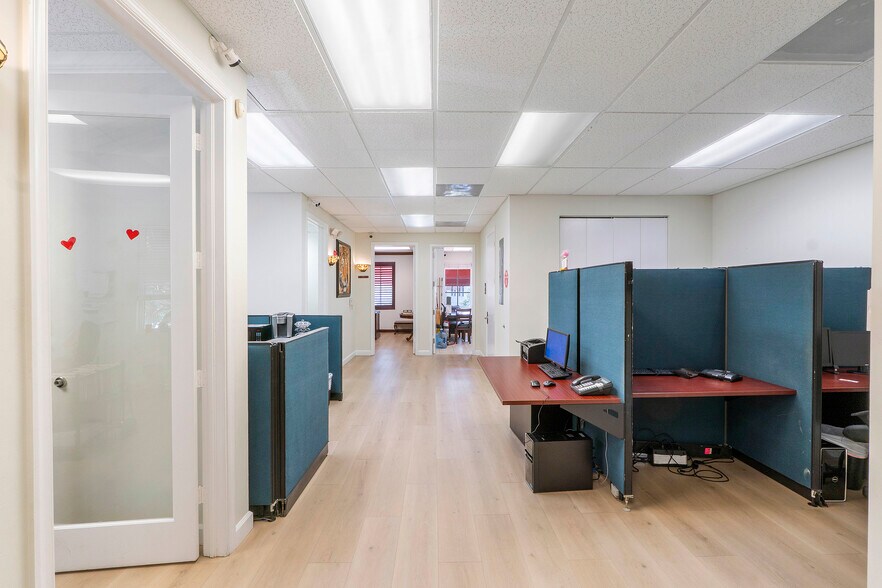 More Photos Of 5571 N University Dr, Coral Springs Office Residential For Sale