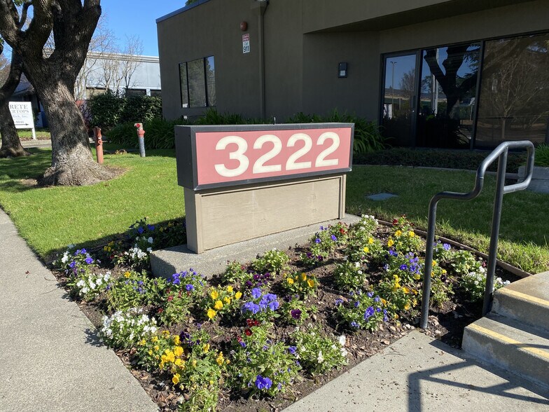 More Photos Of 3222 Airway Dr, Santa Rosa Light Manufacturing For Lease