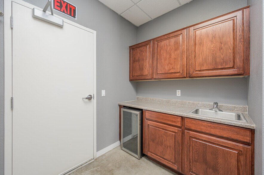 More Photos Of 1491 Palma Rd, Bullhead City Medical For Sale