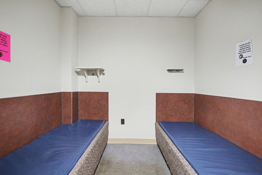More Photos Of 400 Nationwide Dr, Harrisburg Medical For Sale