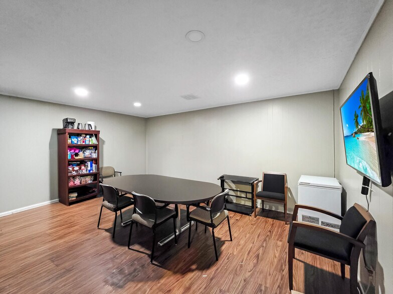 More Photos Of 617 Main St, Liberty Storefront Retail Office For Sale