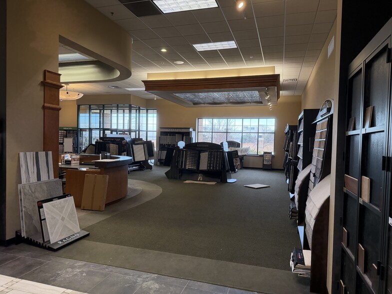 More Photos Of 4803 Michaels Dr, Appleton Freestanding For Sale