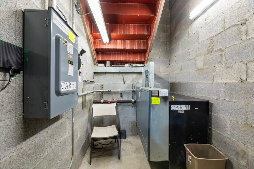 More Photos Of 12419 Metropolitan Ave, Kew Gardens General Retail For Sale