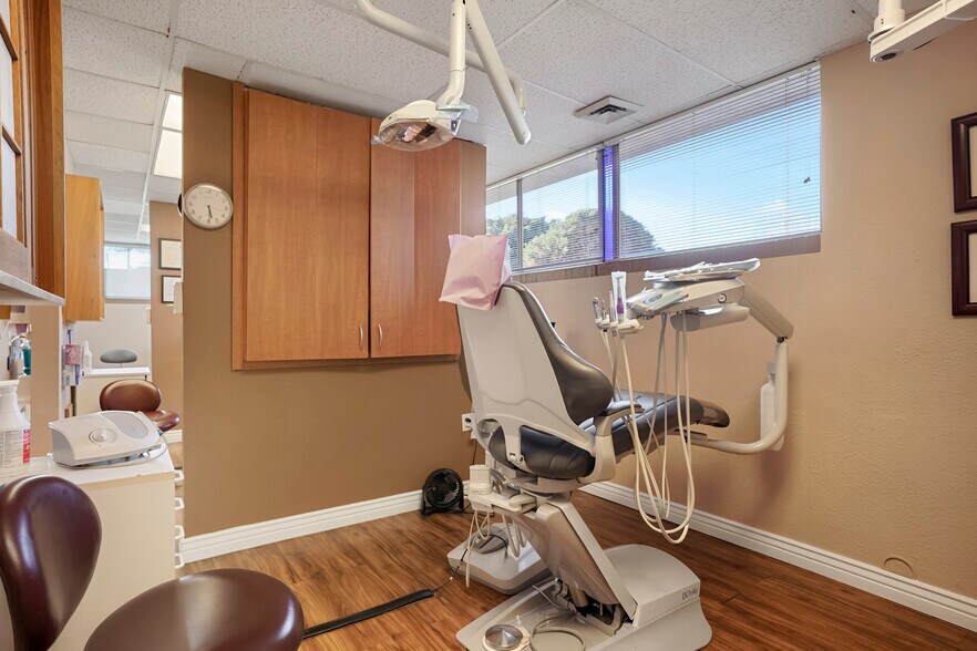 More Photos Of 8850 Ralston Rd, Arvada Medical For Sale