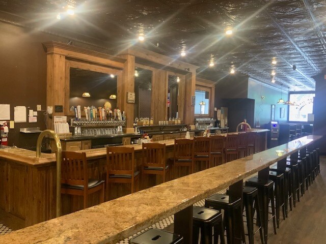 More Photos Of 1323 O St, Lincoln Bar For Lease