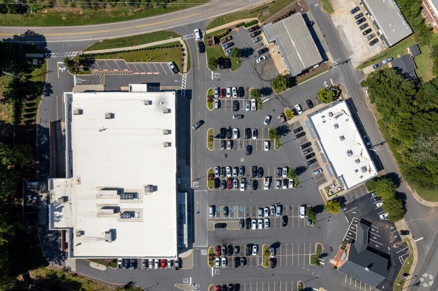 More Photos Of 400 Dobys Bridge Rd, Fort Mill Storefront Retail Office For Lease