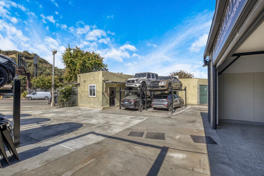 More Photos Of 7151-7157 Foothill Blvd, Tujunga Auto Repair For Sale