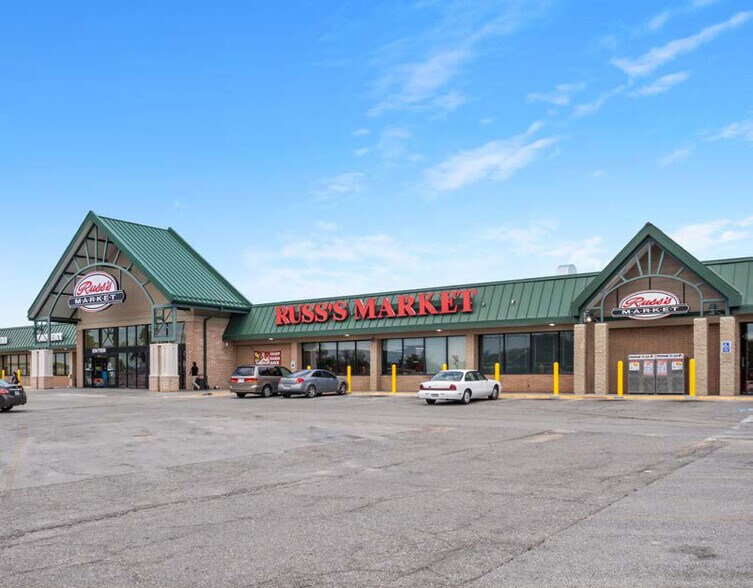 More Photos Of 220 N 66th St, Lincoln Storefront For Lease