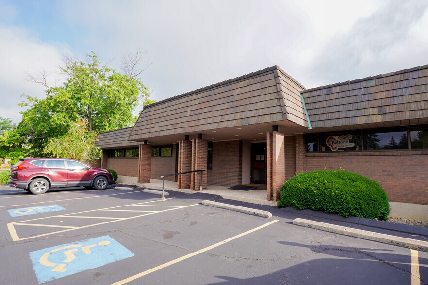 More Photos Of 9030 Montgomery Rd, Cincinnati Medical For Lease