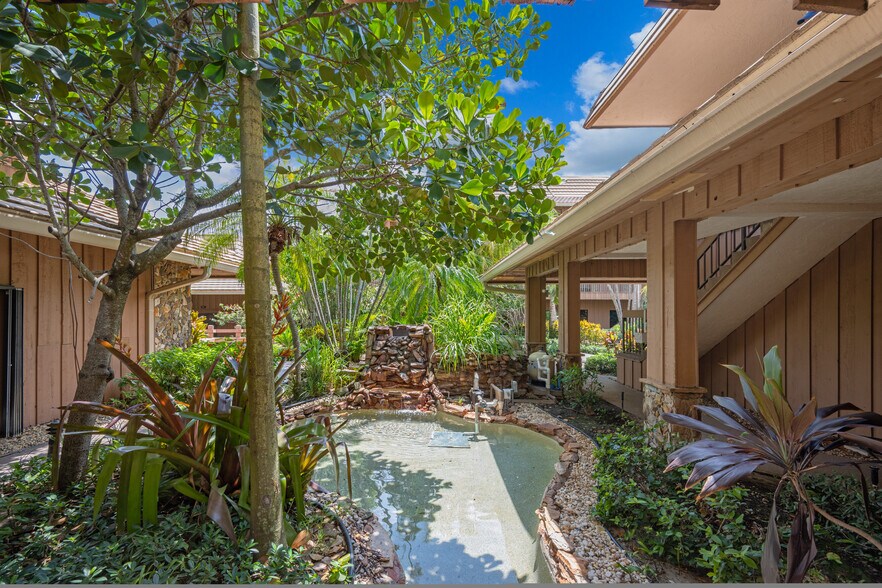 More Photos Of 7800 W Oakland Park Blvd, Sunrise Medical For Sale