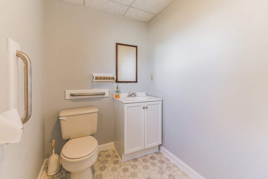 More Photos Of 34 Academy Hill Rd, Plainfield Office For Sale