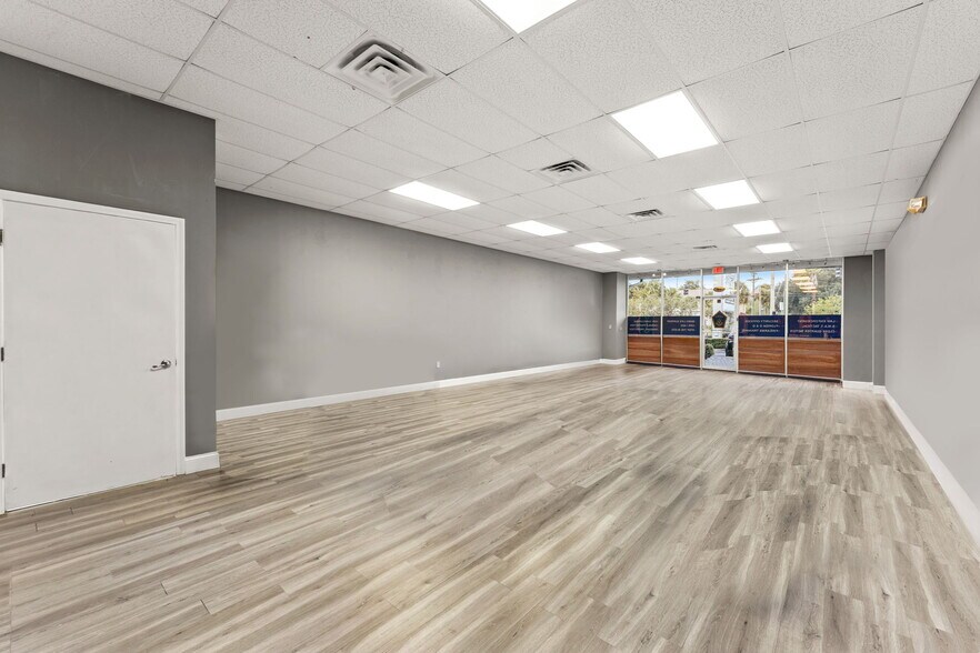 More Photos Of 179 College Dr, Orange Park Unknown For Lease