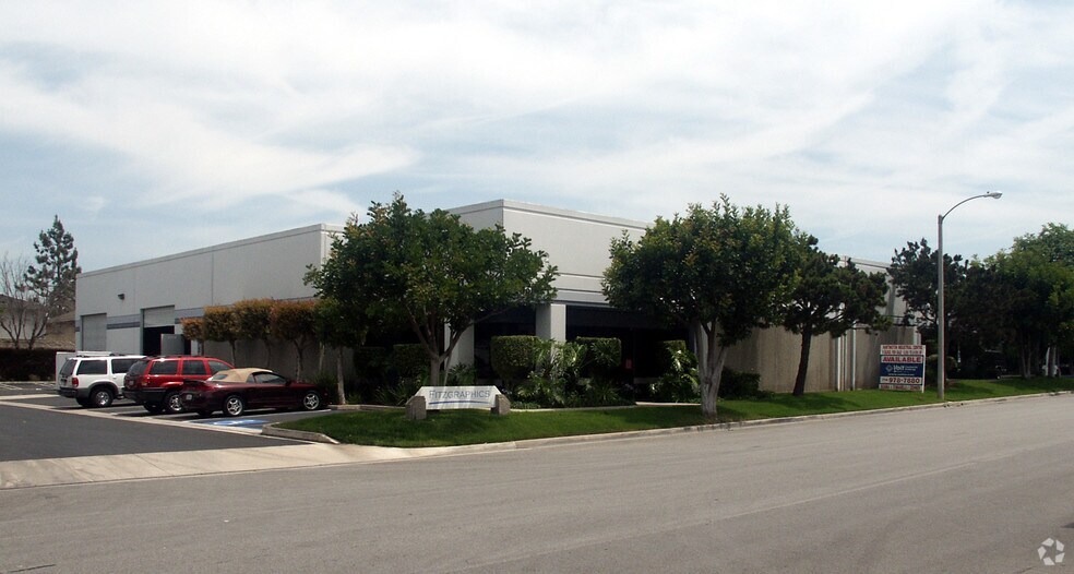 More Photos Of 17902 Georgetown Ln, Huntington Beach Warehouse For Lease
