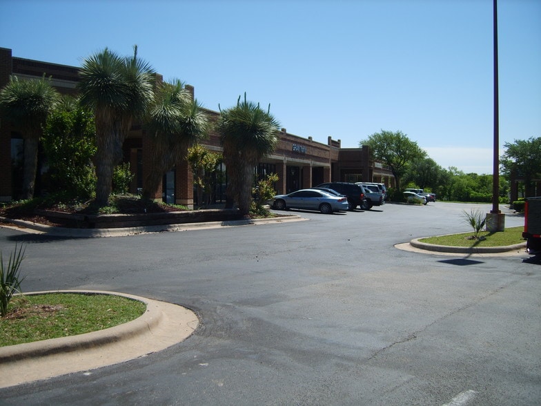 More Photos Of 1006 E Yager Ln, Austin Freestanding For Lease