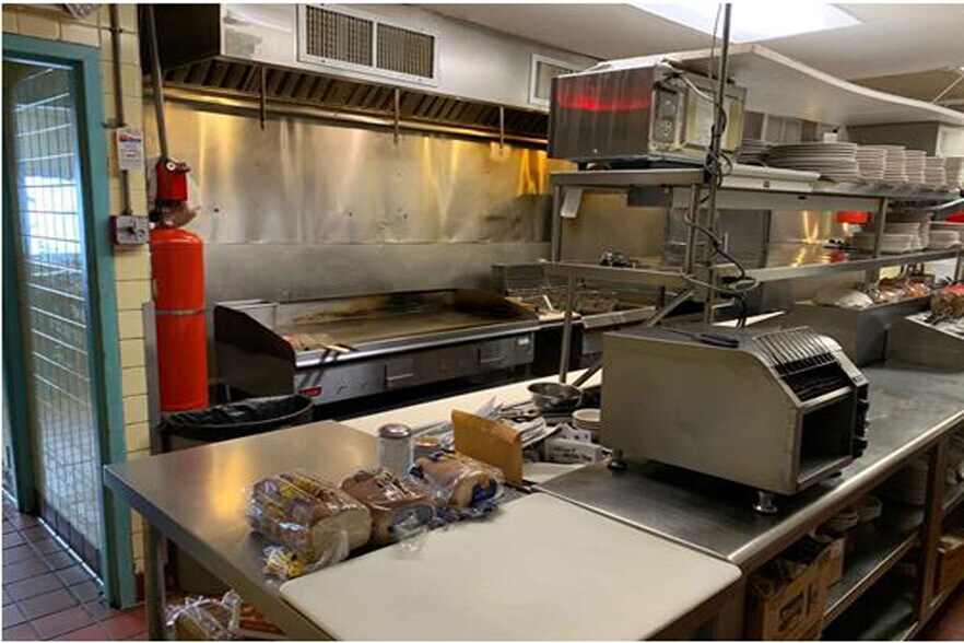 More Photos Of 1565 Marion-Waldo Rd, Marion General Retail For Sale