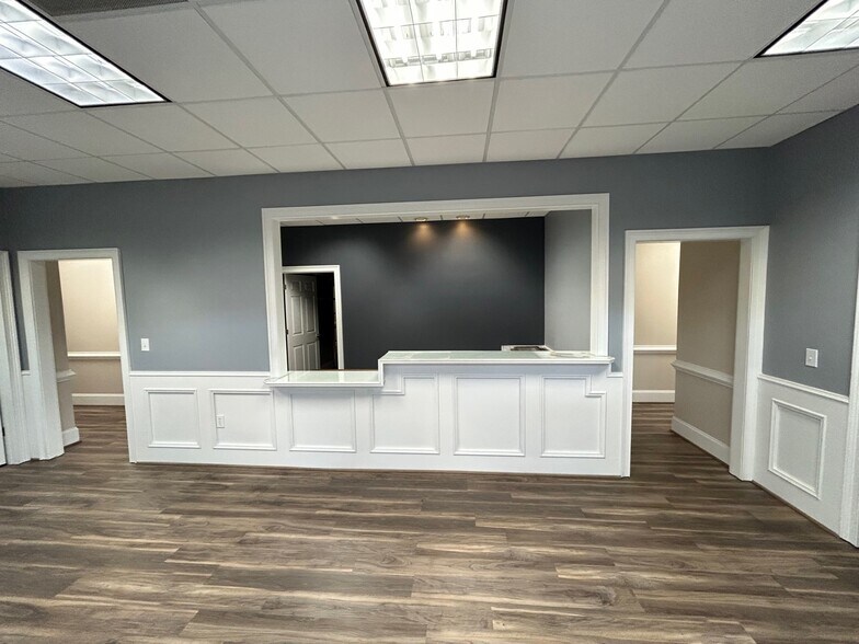 More Photos Of 136 N Fairground St NE, Marietta Office For Sale