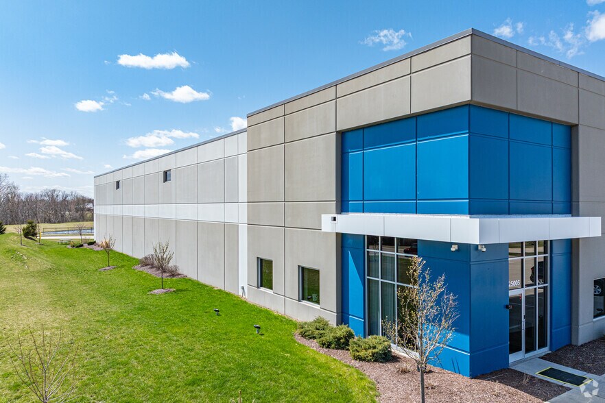 Primary Photo Of 25005 Joe Meier Pky, Salem Manufacturing For Lease