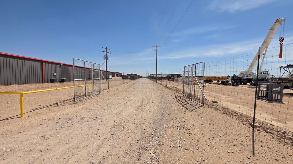 More Photos Of 8211 E County Road 62, Midland Warehouse For Sale