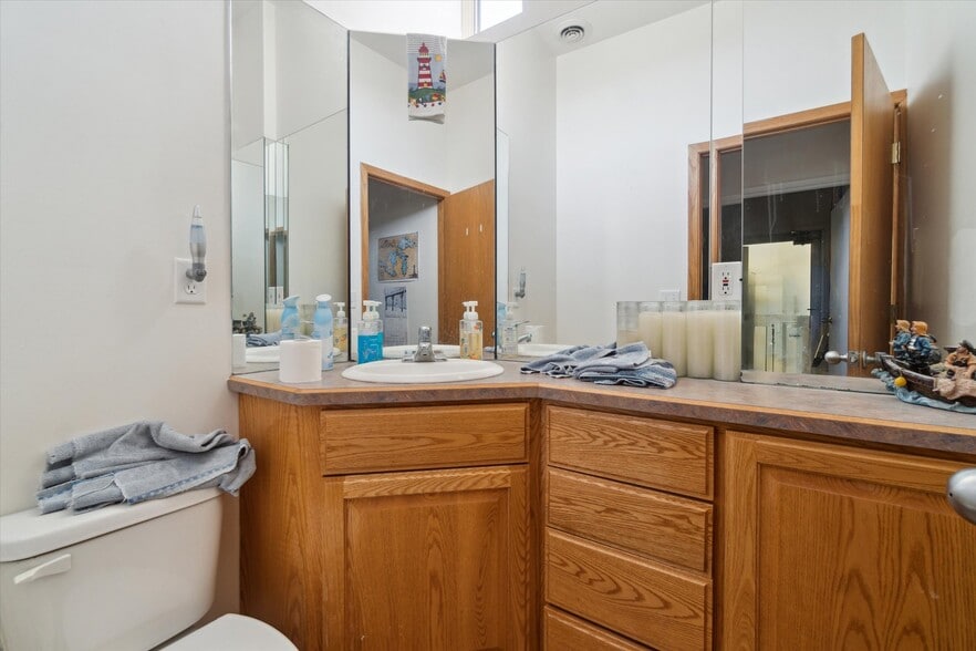 More Photos Of 4248 N 76th St, Milwaukee Storefront Retail Residential For Sale