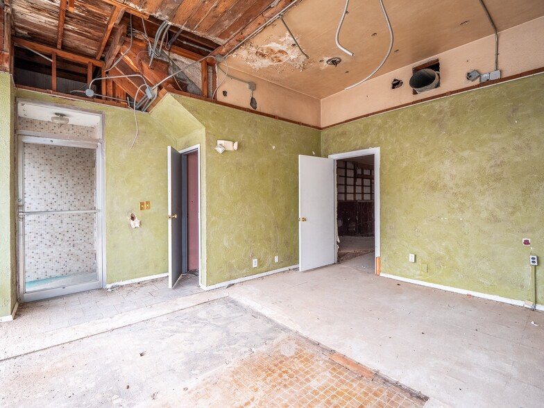 More Photos Of 212 E Choctaw Ave, Mcalester Office For Sale