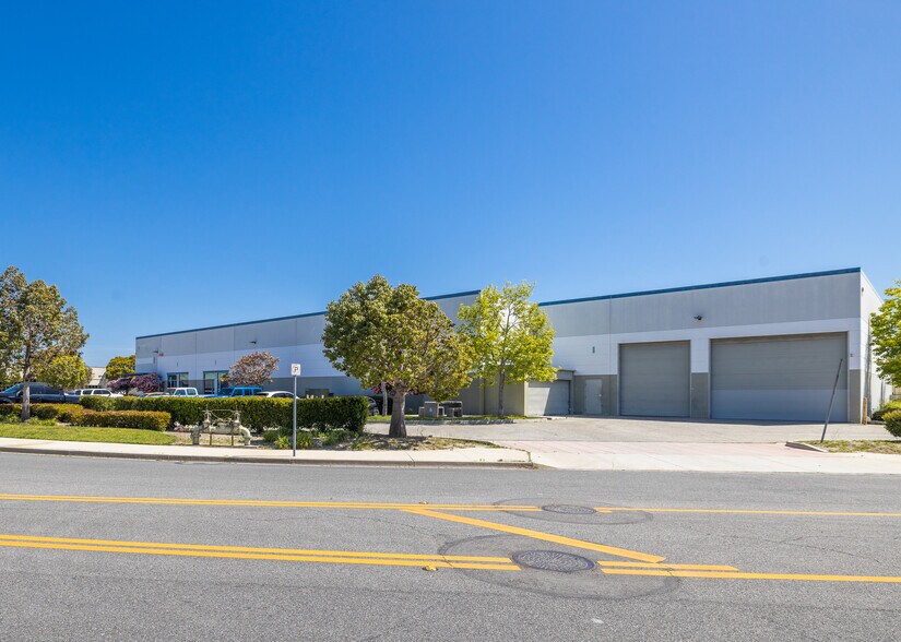 More Photos Of 1710 Ives Ave, Oxnard Warehouse For Lease